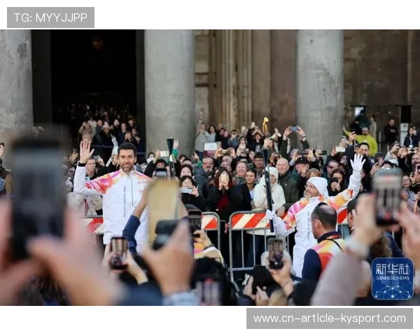 怎能不爱！实拍40岁魔笛疯狂回追破坏罗马反击，米兰球迷集体鼓掌